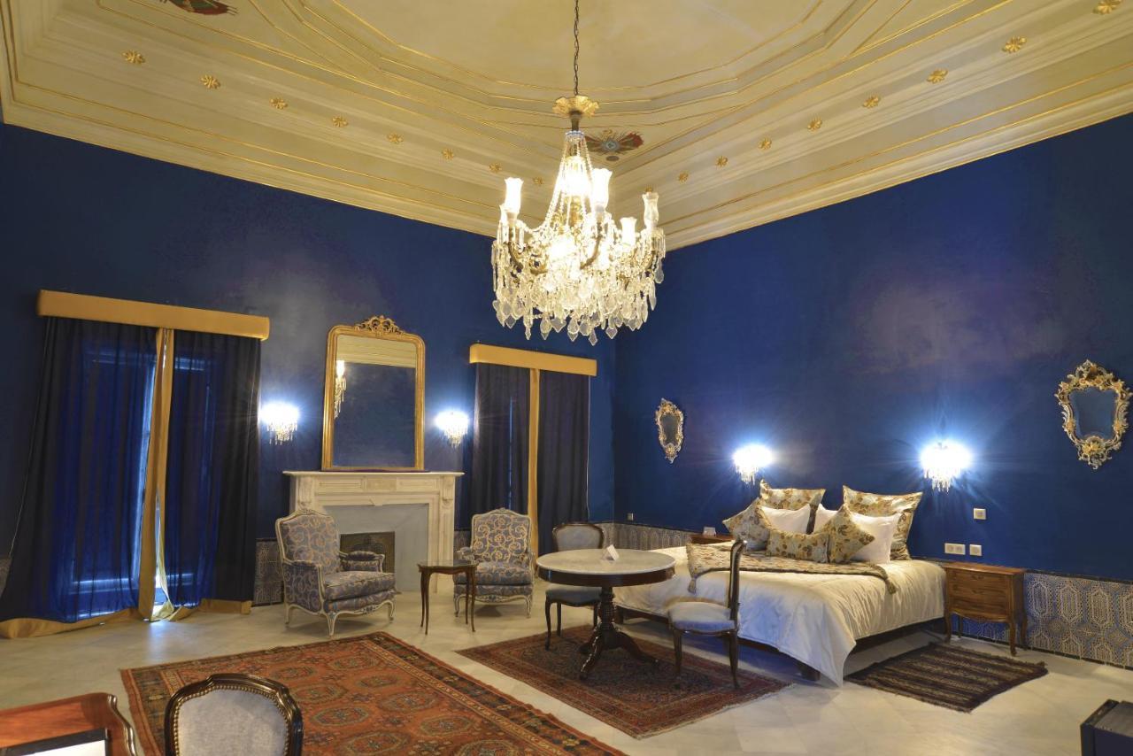 Palais Bayram Otel Tunus Dış mekan fotoğraf A bedroom at the palace